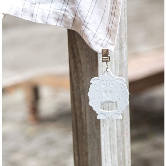 Barnyard Tablecloth Weights and Bottle Opener - Picture 7 of 7